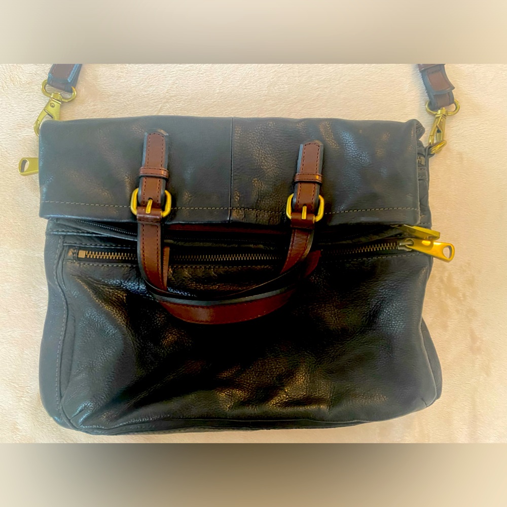 FOSSIL EXPLORER Fold Over Black Leather Crossbody Shoulder Bag
